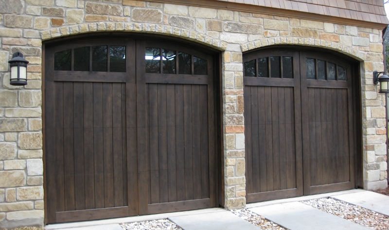 Simple Garage Door Jobs for Large Space